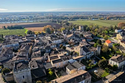 Rions-Une-cite-medievale-8211-Rions_3433887