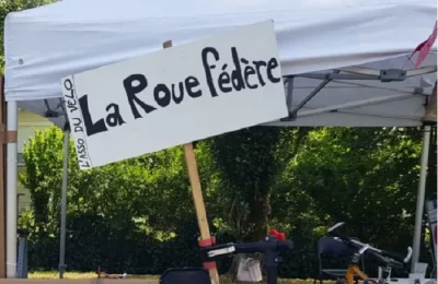 Roue-federe-10-ans-et-atelier-dAuto-Reparation-de-Son-Velo-a-Figeac-8211-10-10-2026-8211-Figeac_3872346