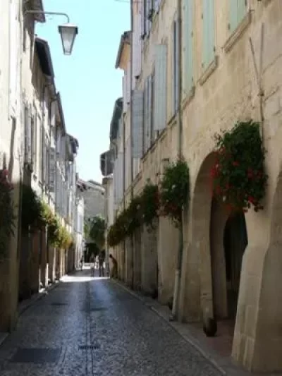 Rue-Medievale-des-Halles_665312