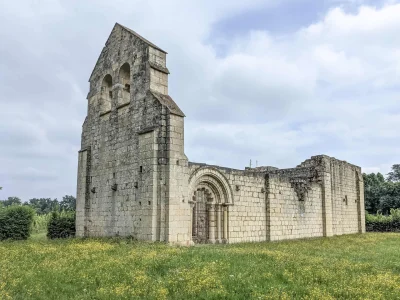 Ruines-de-la-chapelle-de-Villemartin-8211-Mouliets-et-Villemartin_2569610