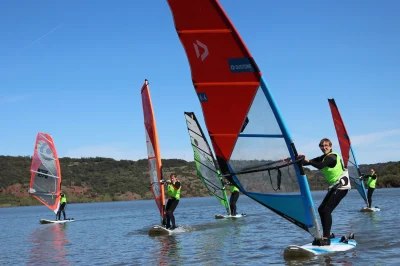 SURFEZ-SUR-LE-LAC-DU-SALAGOU-EN-PLANCHE-A-VOILE-8211-Clermont-l039Herault_2124339