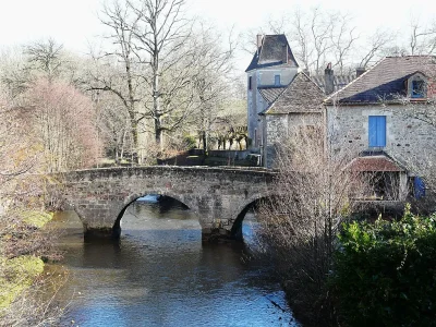 Saint-Jean-de-Cole-en-ecomobilite-8211-un-village-medieval-a-portee-de-roue-8211-Thiviers_1051197