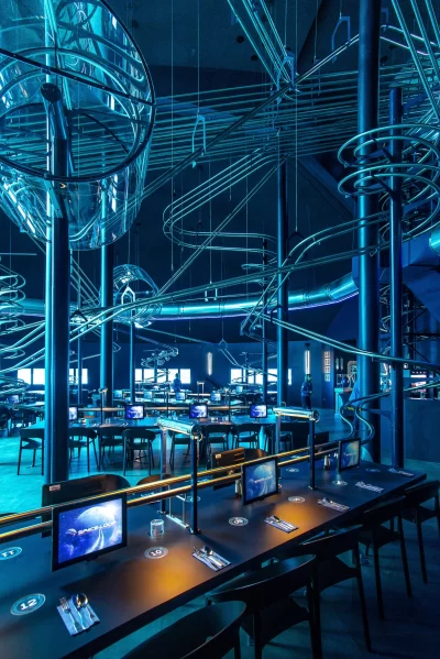 Space-Loop-Restaurant_481205