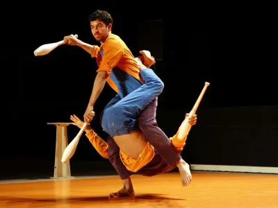 Specatcle-de-danse-acrobatique-8211-La-fabuleuse-histoire-de-BasarKus-8211-23-11-2026-8211-Thaon-les-Vosges_3734786
