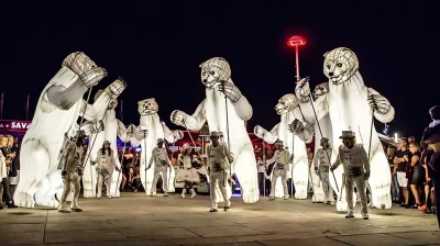Spectacle-deambulatoire-Gueule-d039Ours-8211-Noel-a-Chartres-2025-8211-06-12-2025-8211-Chartres_3270251