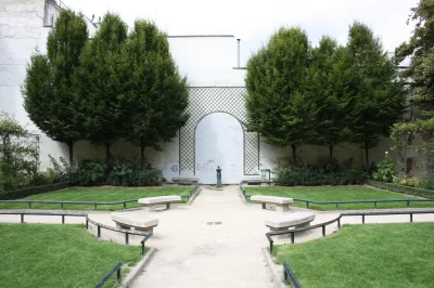 Square-Saint-Gilles-Grand-Veneur-8211-Pauline-Roland_495163