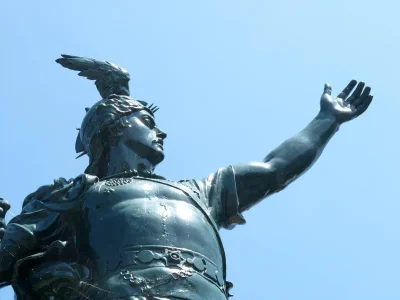 Statue-de-Vercingetorix-8211-Gien_3210929