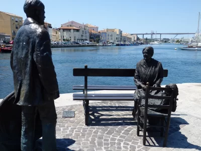 Statues-de-bronze-Le-pecheur-et-la-ramendeuse_663801