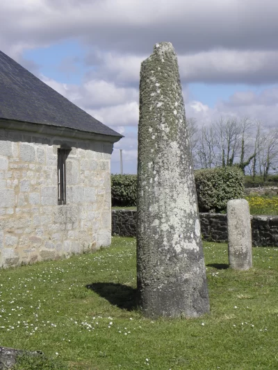Steles-protohistoriques-de-Goulien_565404