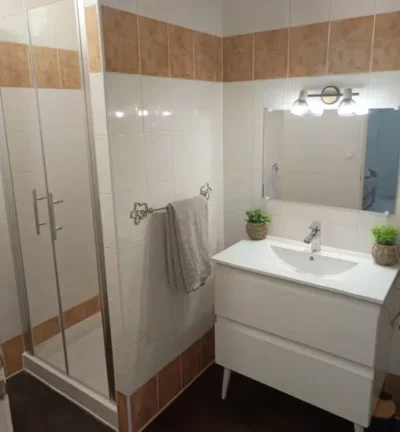 Studio-tout-confort-face-au-chateau-8211-Duras_3784038