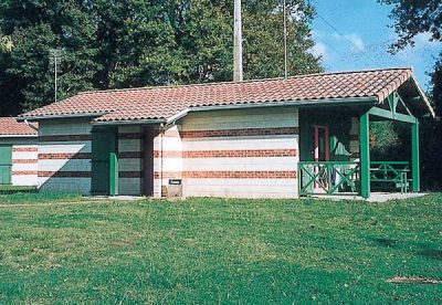 Sur-le-Parc-touristique-de-la-cheneraie-quotLa-Primeverequot-agreable-location-pour-touristes-ou-curistes_91654