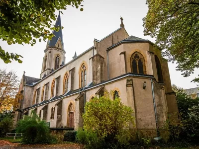 TEMPLE-PROTESTANT_305603