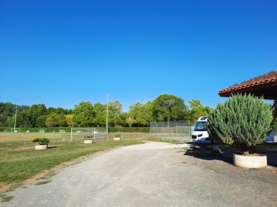 Tables-de-pique-nique-du-Stade-de-foot_31159