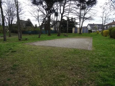 Terrain-de-petanque_710430