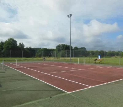 Terrain-de-tennis_1041393
