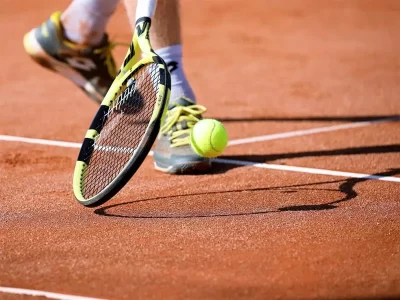 Terrain-de-tennis_710196