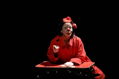 Theatre-clownesque-8211-Conference-philosofolique-par-Ana-Maria-Venegas-de-la-Cie-theatre-au-vent-8211-27-02-2026-8211-Sainte-Foy-la-Grande_3470521