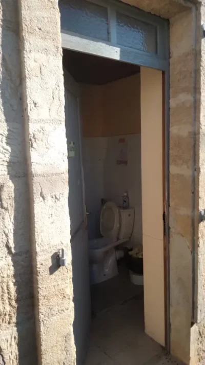 Toilettes-Cimetiere-8211-Gourdon_3090470