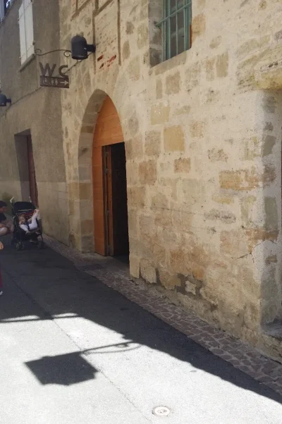 Toilettes-Publiques-FIGEAC-Rue-des-Marguilliers-8211-Figeac_3087079