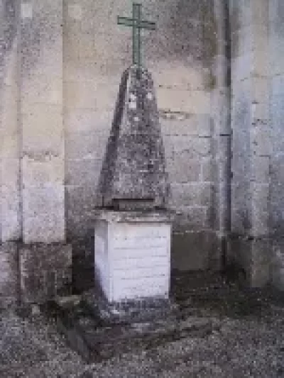 Tombe-du-mousquetaire-du-roi_809913