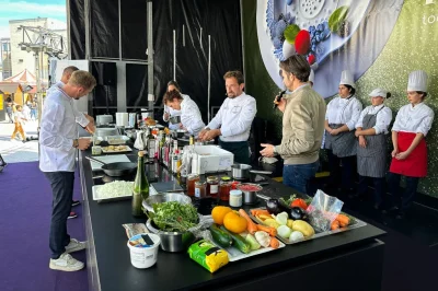 Toques-amp-Porcelaine-8211-Les-Demonstrations-Culinaires-Gratuites-8211-Place-de-la-Republique-8211-20-09-2025-8211-Limoges_2984190