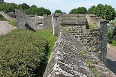 Tour-et-porte-de-Sous-Murs-8211-Langres_3665748