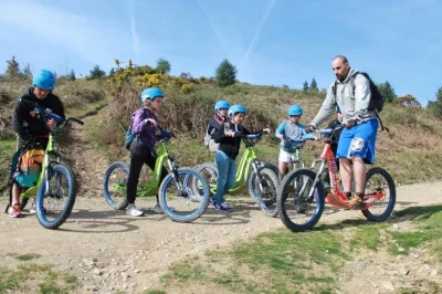 Troi-Trott-descente-en-trottinettes-et-trottinettes-electriques_1136839