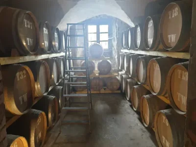 Twelve-Whisky-d039Aubrac-8211-Laguiole_2742751