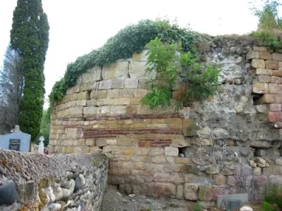 VESTIGES-DE-L039EGLISE-MEDIEVALE-DE-SAINT-VINCENT_560011