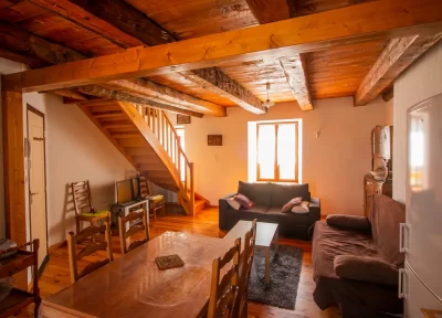 VILLAGE-DE-NASBINALS-8211-DUPLEX-1ER-ETAGE-PORTE-DROITE-8211-Nasbinals_1316753