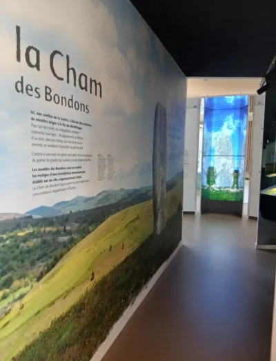 VISITE-GUIDEE-DE-LA-MAISON-DES-MENHIRS-8211-Les-Bondons_3802460