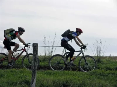 VTT-et-velos-electriques-BASE-Sports-Loisirs-Vezere_1132629