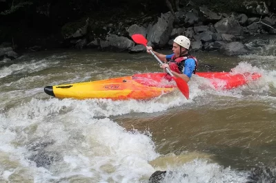 Vert-Auvezere-8211-canoe-kayak_1136824