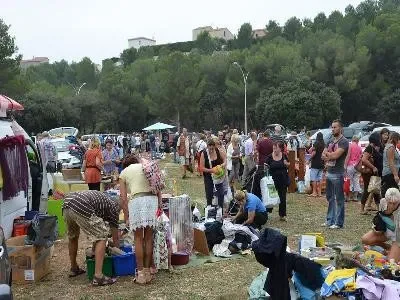 Vide-grenier-8211-18-05-2025-8211-Sausset-les-Pins_2364185-1