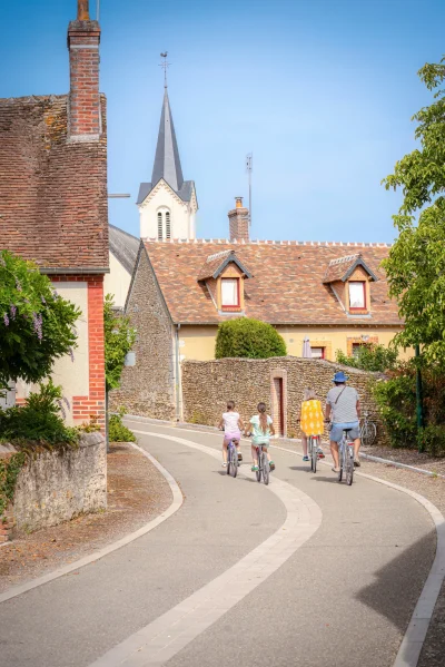 Vignobles-en-Scene-Balade-degustation-a-velo-quotDe-Gien-a-Saint-Gondonquot-8211-Gien_3825353