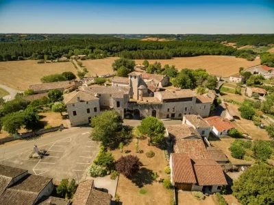 Village-fortifie-de-Frespech_495746