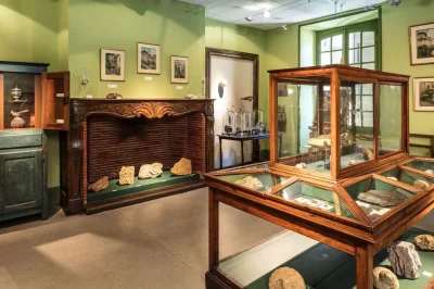 Visite-Famille-quotcabinet-de-curiositesquot-au-Musee-d039Histoire-de-Figeac-8211-Figeac_3623936