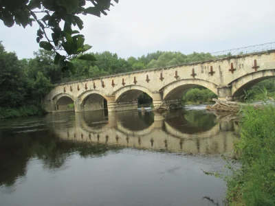 Visite-Guidee-a-pied-d039Ainay-le-Vieil-et-du-Canal-de-Berry-decouverte-de-la-nature-et-secrets-des-plantes-avec-le-Poete-Enchanteur-8211-Ainay-le-Vieil_2111320