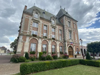 Visite-commentee-sur-le-chateau-et-sur-lhistoire-de-Crevecoeur-le-Grand-8211-Crevecoeur-le-Grand_3028675