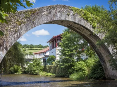 Visite-du-bourg-de-Baigorri-par-l039animateur-de-Mehaka-en-francais.-8211-29-09-2025-8211-Saint-Etienne-de-Baigorry_2897679