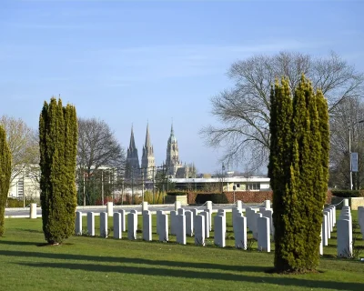 Visite-du-cimetiere-militaire-britannique-8211-Bayeux_1518145