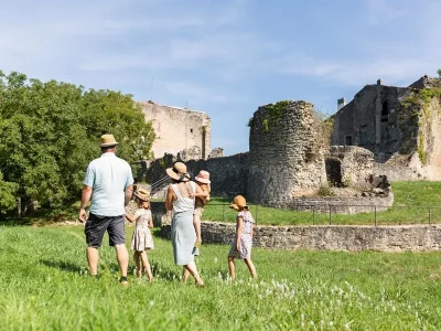 Visite-et-pique-nique-au-Chateau-de-Moyen-8211-Moyen_2785320