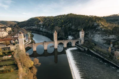 Visite-guidee-Le-pont-Valentre-et-ses-abords-8211-Cahors_2932505
