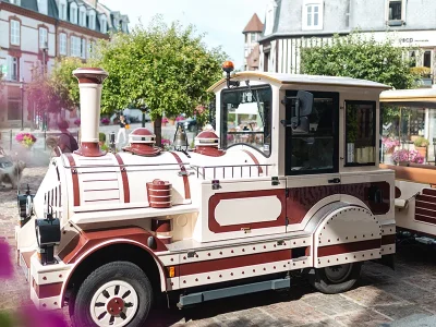 Visite-guidee-de-Deauville-en-petit-train-touristique-8211-Deauville_3612660