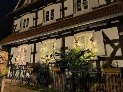 Visite-guidee-du-sentier-des-fenetres-de-Noel-8211-29-11-2025-8211-Hunspach_3284434