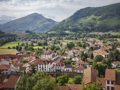 Visites-guidees-office-de-tourisme-Pays-Basque-Basse-Navarre-8211-Saint-Jean-Pied-de-Port_2392336