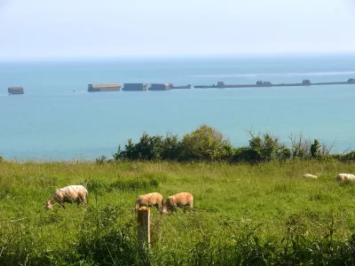 Visites-guidees-sur-les-plages-du-Debarquement-8211-Villons-les-Buissons_1389964
