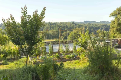 Visites-thematiques-pierres-et-biodiversite-au-jardin-foret-8211-07-06-2025-8211-Crozant_2680442