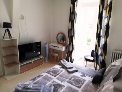 Vue-du-chateau-d039Excideuil-8211-le-studio_104235