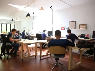 Yelloworking_712958